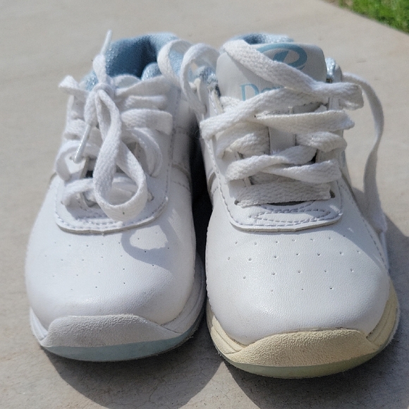 Dexter White and Blue Sneakers Athletic Style - Picture 5 of 9